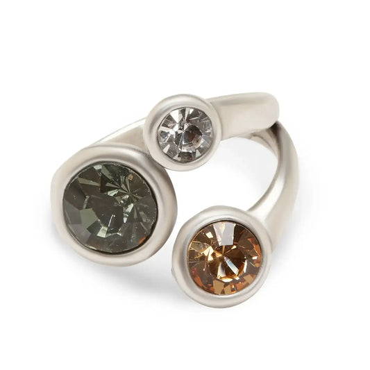 Toffee ring featuring Swarovski crystals, hypoallergenic design, and elegant 925 silver plating.